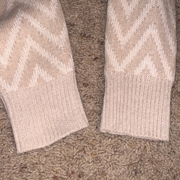 Cardigan - Picture 7 of 9